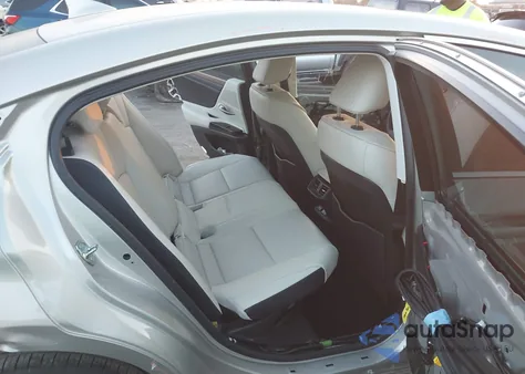 2025 Lexus Es 300H z USA, uszkodzony, nr VIN 58ADA1C17SU076923